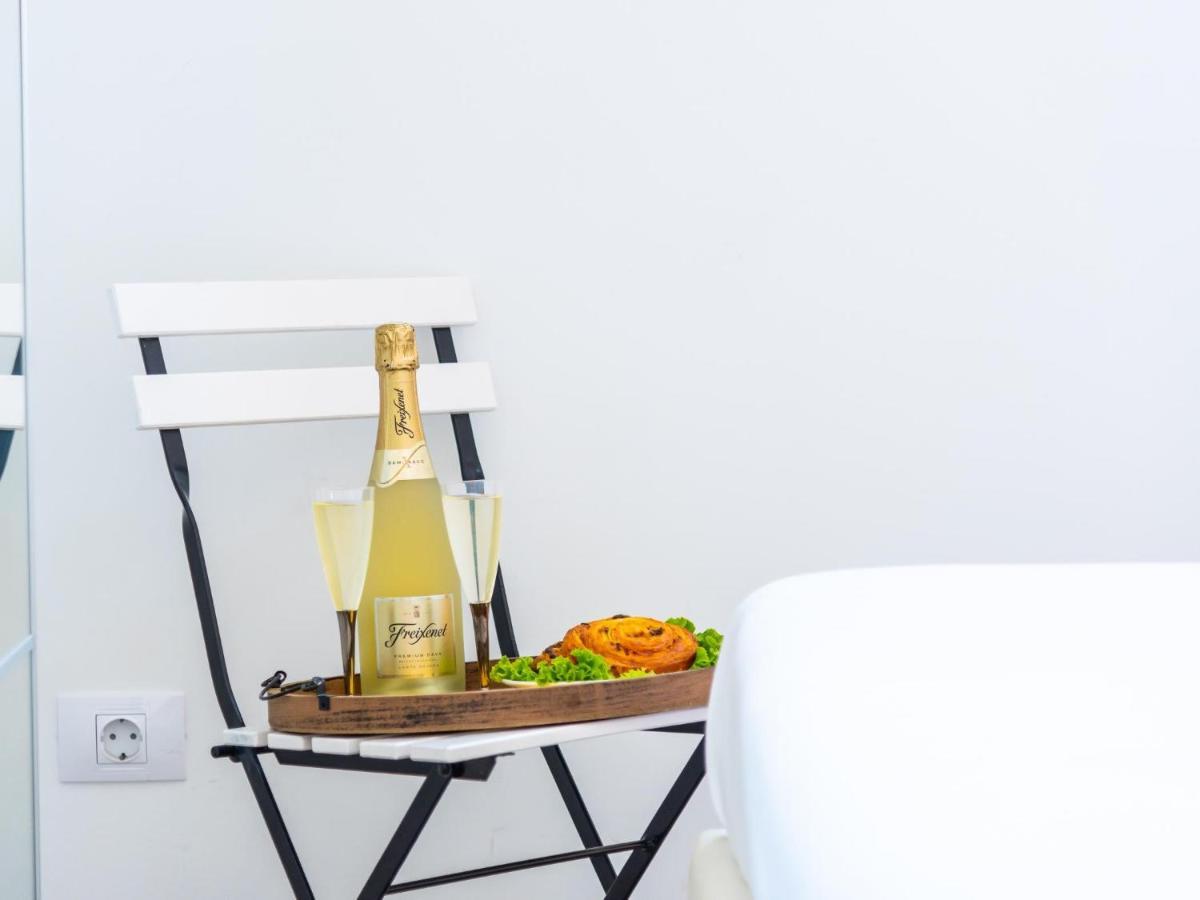 97 Hermosa Marina Primavera Con Terraza Y Piscina 아데제 외부 사진